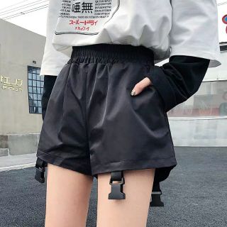 Quần Lisa Black Pink Xẻ Đùi