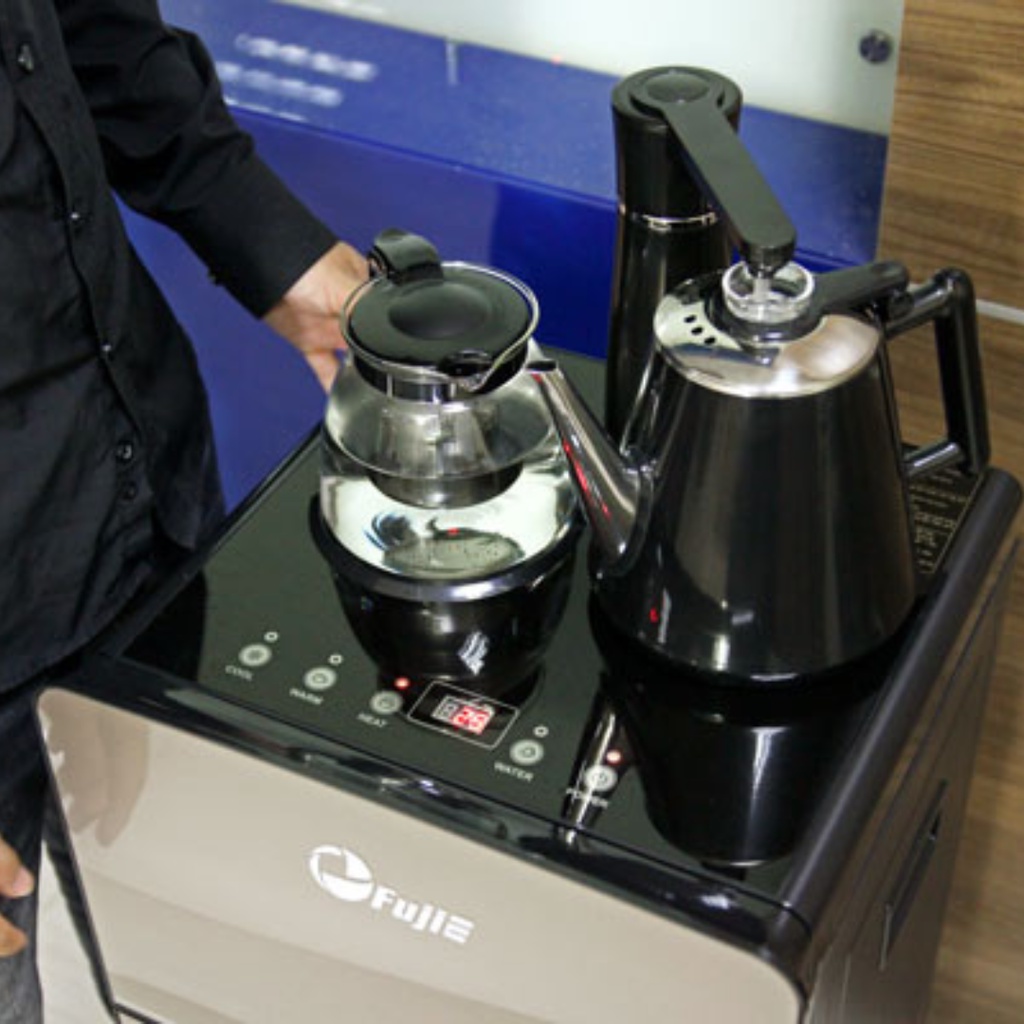 Cây nước nóng lạnh FujiE WD1170E kết hợp bàn trà, làm lạnh chip điện tử công nghệ Nhật bảo hành chính hãng 2 năm