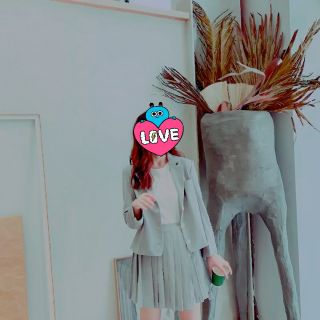 Set vest chân váy xếp ly quảng châu