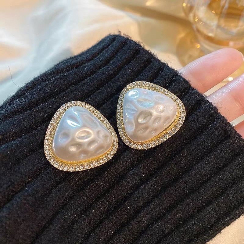 Hoa tai đính đá phong cách thanh lịch - Maben