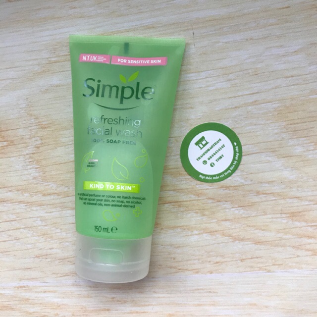 (Mẫu mới) Sữa rửa mặt Simple Kind To Skin Refreshing Facial Wash 100% Soap free Gel