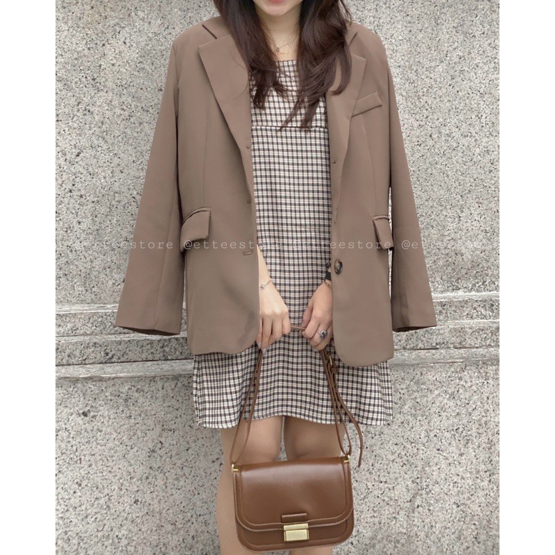 Áo blazer nữ ETTEE form đứng dáng, độn vai freesize màu nâu Banko A1833 | BigBuy360 - bigbuy360.vn