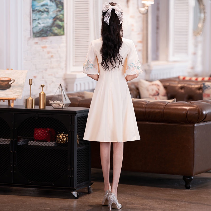 Đầm Sườn Xám Sang Trọng Phong Cách Trung Hoa 2024 Cho Phù Dâu