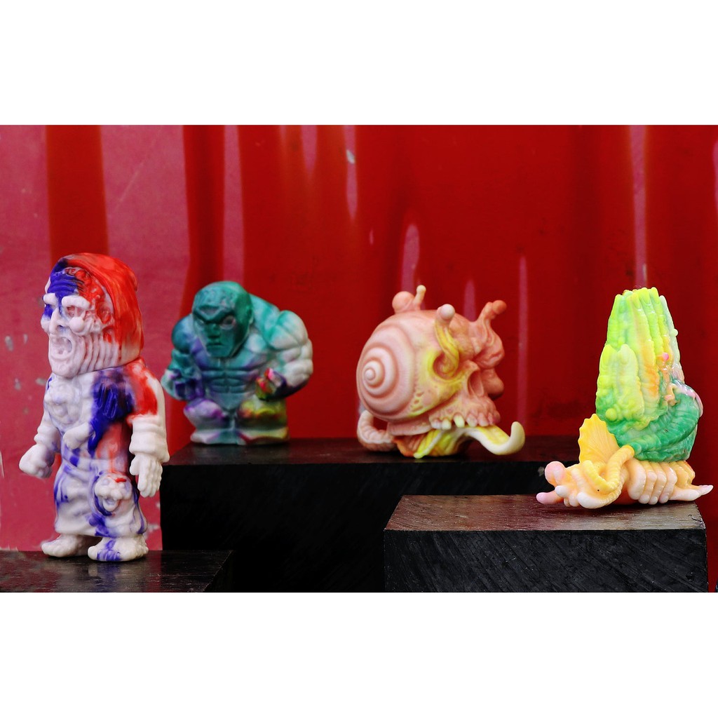 Hộp Đồ Chơi Ngẫu Nhiên Unbox Industries WHO GOES THERE? Blind Box Wave 2