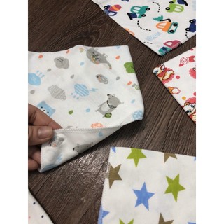 Set 5 Yếm Cotton 2 Lớp Cài Nút Cho Bé