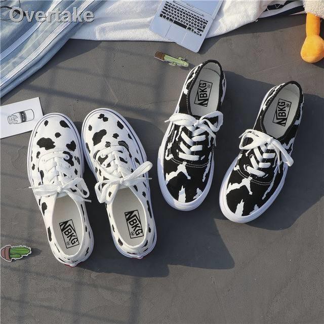 [Mã FACBGO245 giảm 10K đơn bất kì] Giày Thể Thao Họa Tiết Bò Sữa Xinh Xắn Dành Cho Nữ