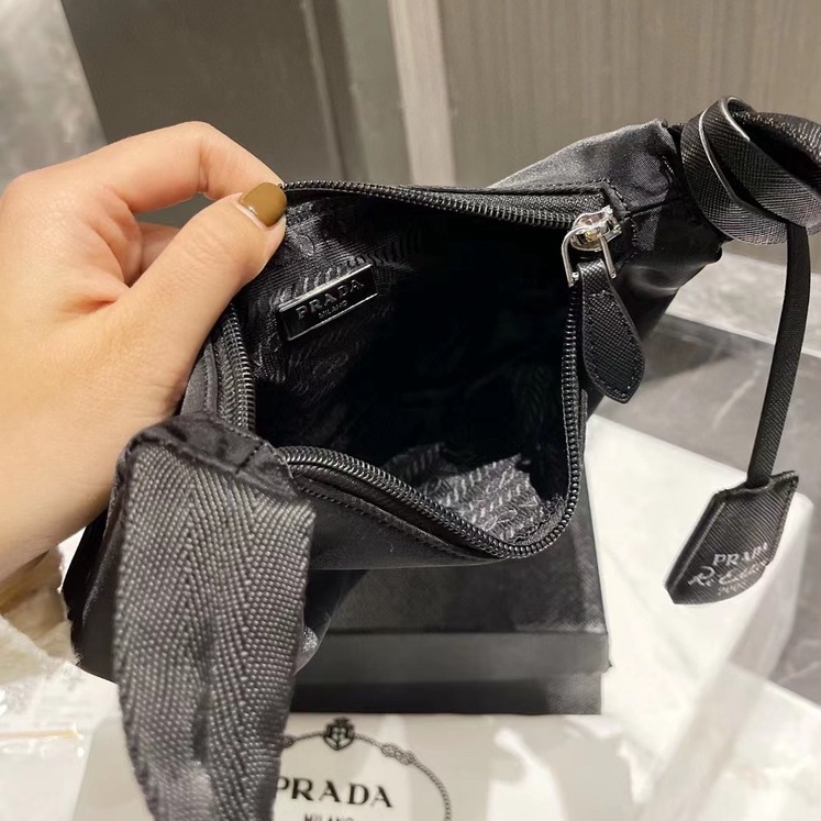 Túi Đeo Dưới Cánh Tay Bằng Nylon Tái Chế Được 2005 Mới Với Hộp Quà Tặng PA777777