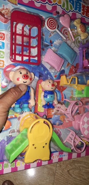Sét đồ chơi công viên và 2 chú heo bằng nhựa rất đẹp