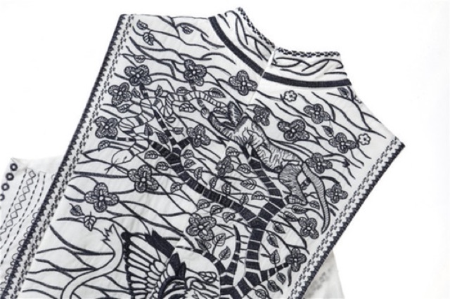 Đầm ren dáng xoè hoạ tiết thiết kế AngelaBaby