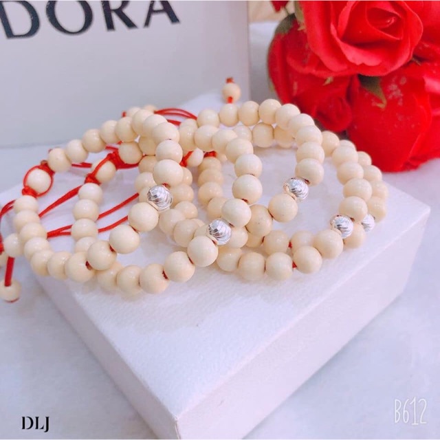 Vòng dâu tằm mix bạc ta