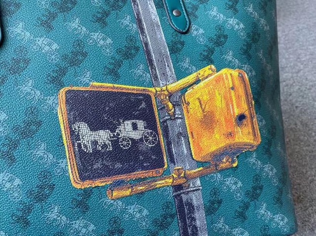 TÚI COACH REVERSIBLE CITY TOTE F82135