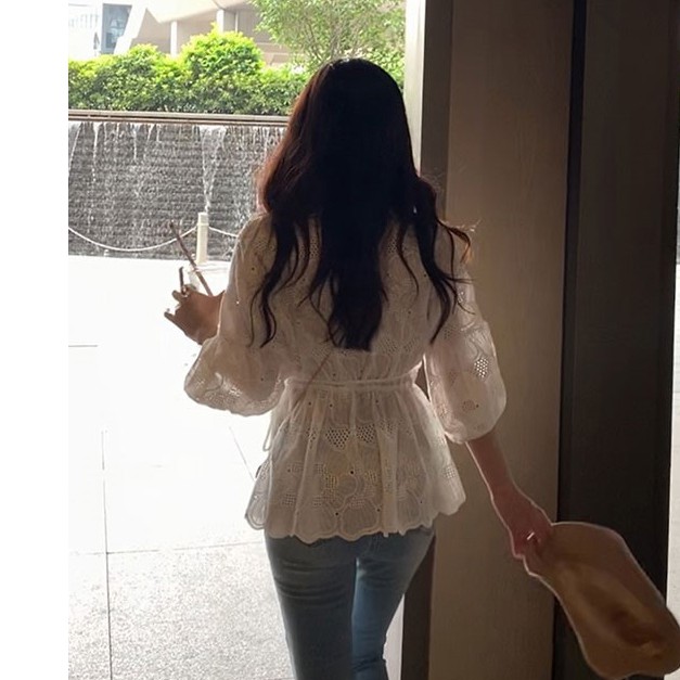 Áo tay ngắn cổ chữ v thêu hoa thời trang 42112 cho nữ