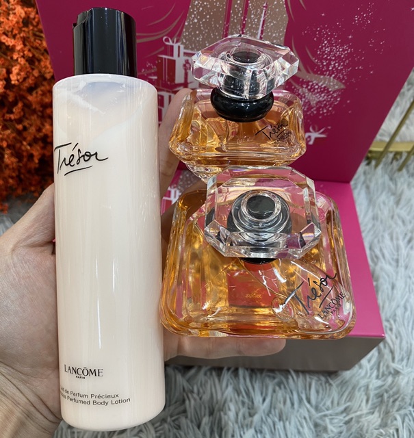 Set Nước Hoa Nữ LANCOME Tresor EDP kèm nước hoa 30ml & lotion 200ml thơm thanh nhã, sang trọng vô cùng nữ tính