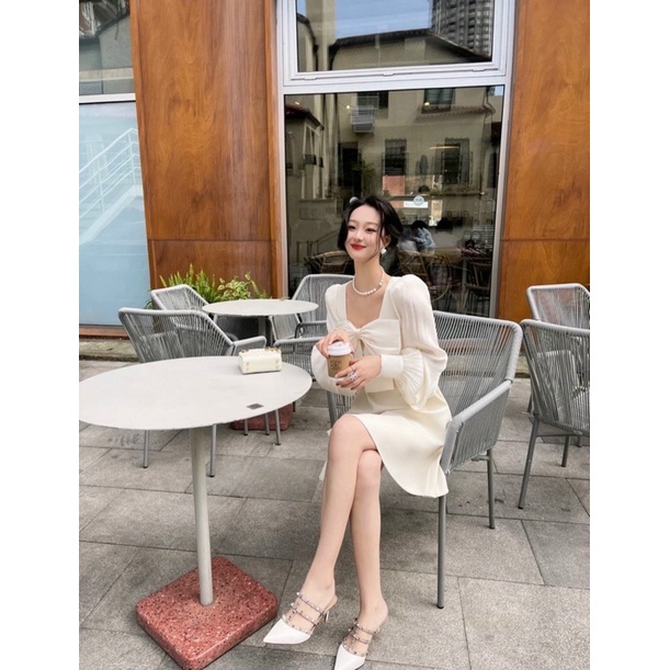 Váy kem phối nơ voan đơn giản bánh bèo