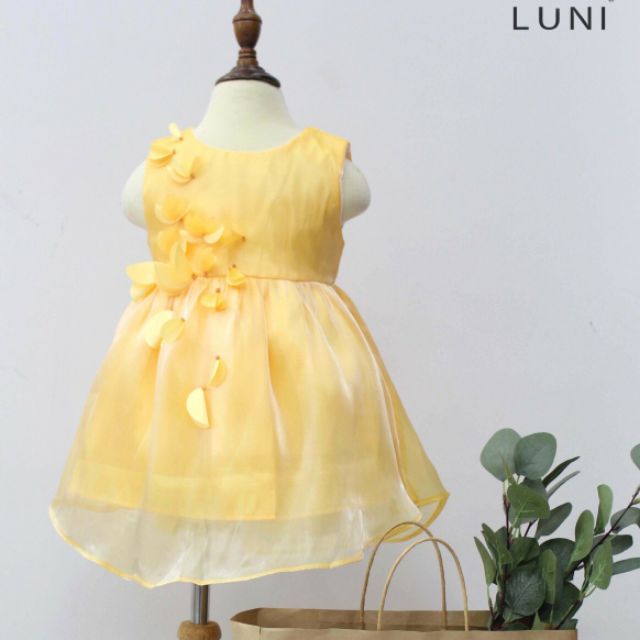 🍒🍒 Đầm công chúa cánh hoa rơi.