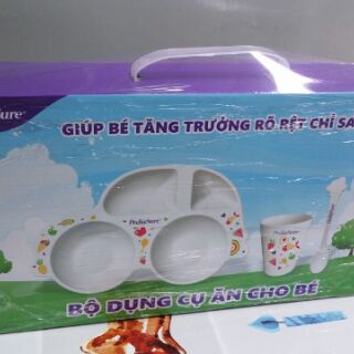 Bộ dụng cụ ăn dặm cho bé
