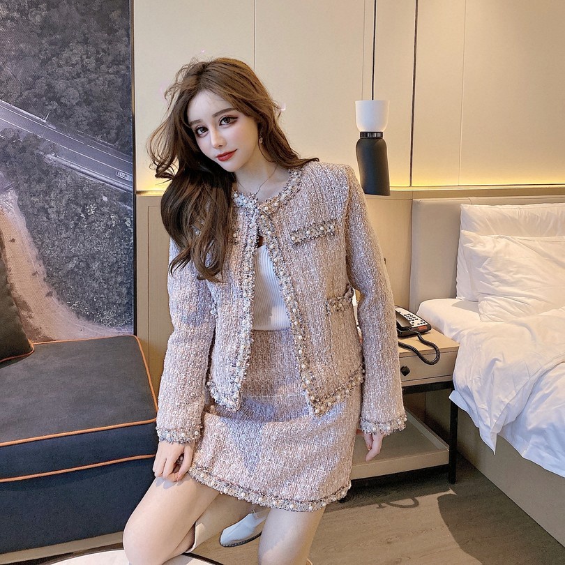 Áo khoác dạ tweed dài tay đính ngọc kèm chân váy chữ A, set dạ tweed công sở