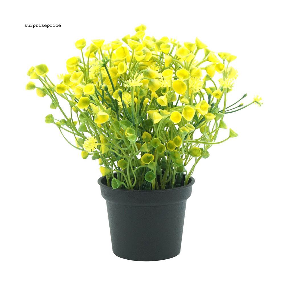 Chậu hoa nhân tạo trang trí khu vườn sinh động