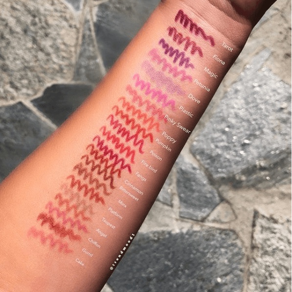 Chì Kẻ Môi Limecrime - VELVETINES LIP LINER