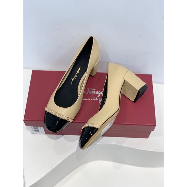 Giày cao gót mũi tròn da thật thương hiệu Salvatore Ferragamo cao cấp màu trơn
