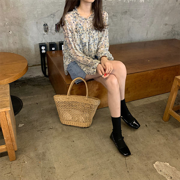 Áo chiffon BH dáng rộng tay dài họa tiết hoa thời trang dịu dàng cho nữ