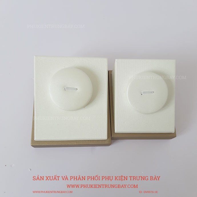 ĐẾ TRƯNG BÀY VÒNG TAY TRANG SỨC MÀU TRẮNG DV007A