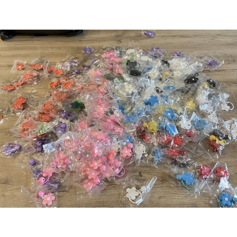 MÓC KHOÁ BÔNG HOA XINH XẮN KIM LOẠI