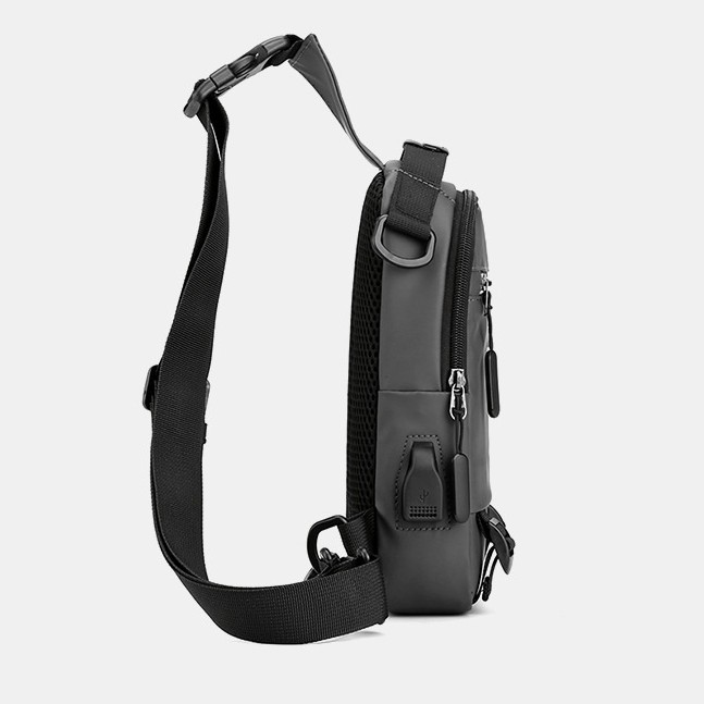 Túi đeo chéo nam vải Polyester kháng nước chống bám bụi tích hợp cổng sạc USB tiện dụng TC116 | BigBuy360 - bigbuy360.vn