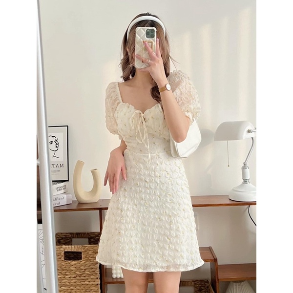 ĐẦM VÁY HOA NHÍ CHẤT XỐP TAY PHỒNG CỔ VUÔNG