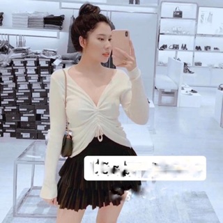 Chân váy thần thánh