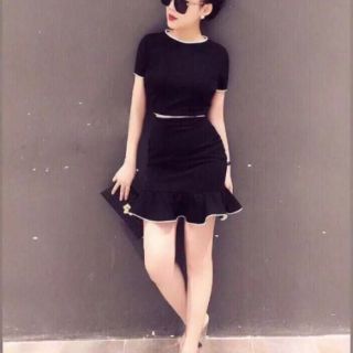 Set áo viền và chân váy đuôi cá