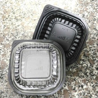 HỘP NHỰA VUÔNG ĐẾ ĐEN HT12 DÙNG ĐỂ ĐỰNG BÁNH, XÔI BÀY MÂM CÚNG TIỆN LỢI ĐẸP MẮT