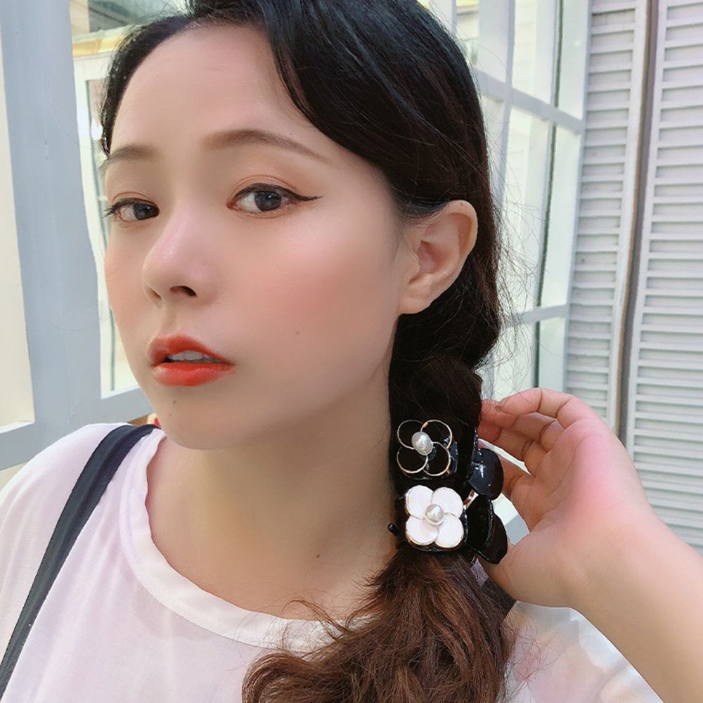 Kẹp tóc hoa trà bằng nhựa resin màu trơn cổ điển dễ thương cho nữ