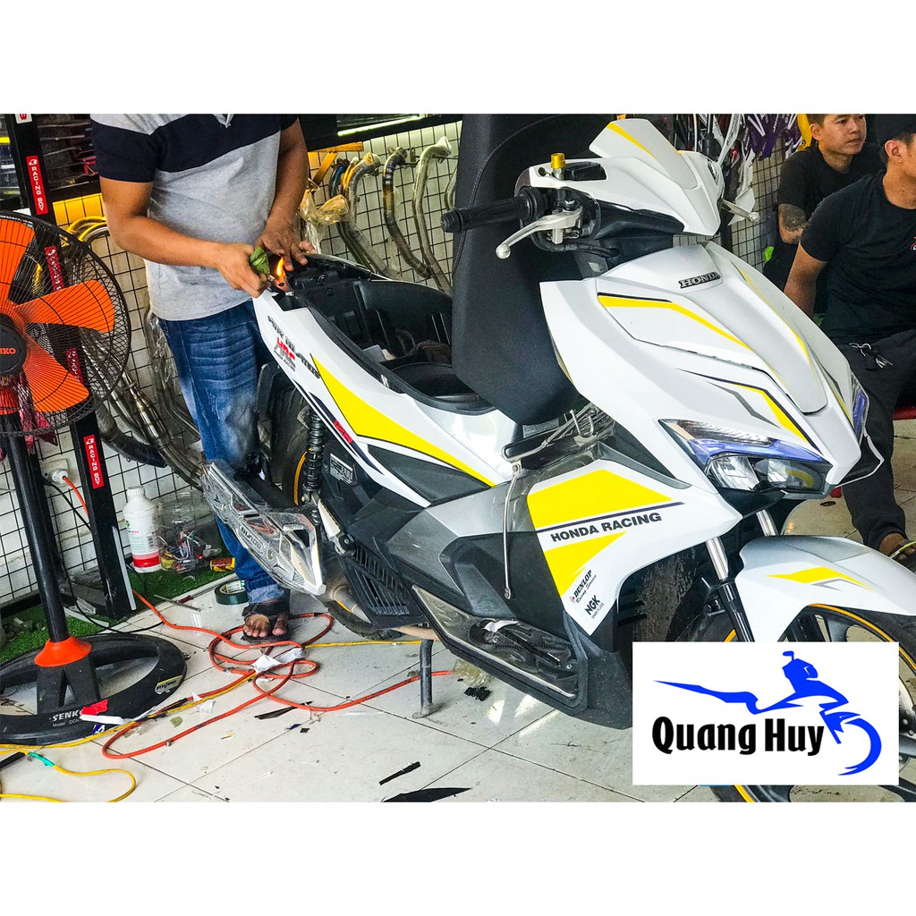 Tem trùm air blade vàng trắng đời 2016-2019, độ team trùm ab dán phủ dàn áo xe vàng trắng rẻ đẹp