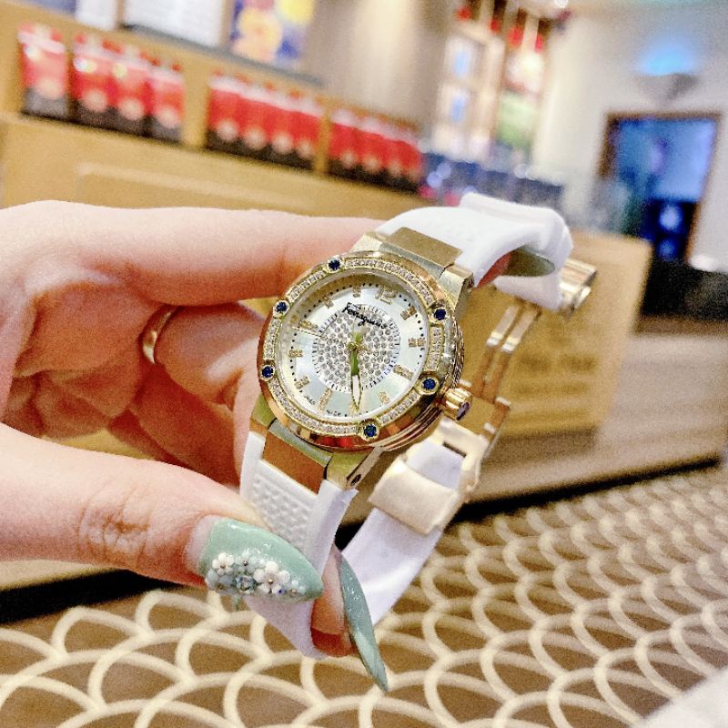 Đồng hồ nữ cao cấp 𝓢𝓪𝓵𝓿𝓪𝓽𝓸𝓻𝓮 𝓕𝓮𝓻𝓻𝓪𝓰𝓪𝓶𝓸