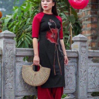 Áo dài cách tân thêu tay