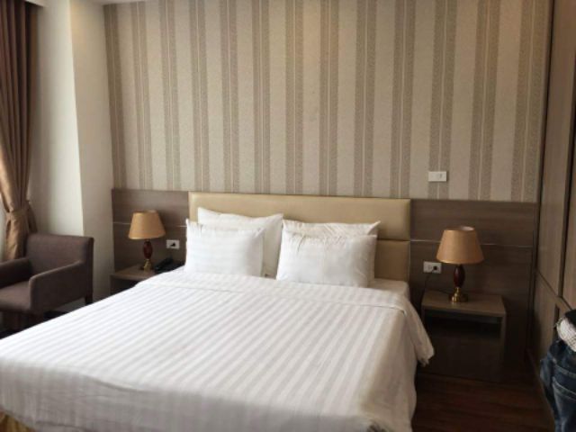 Bộ drap trắng sọc cao cấp 1m8x2m cho khách sạn.