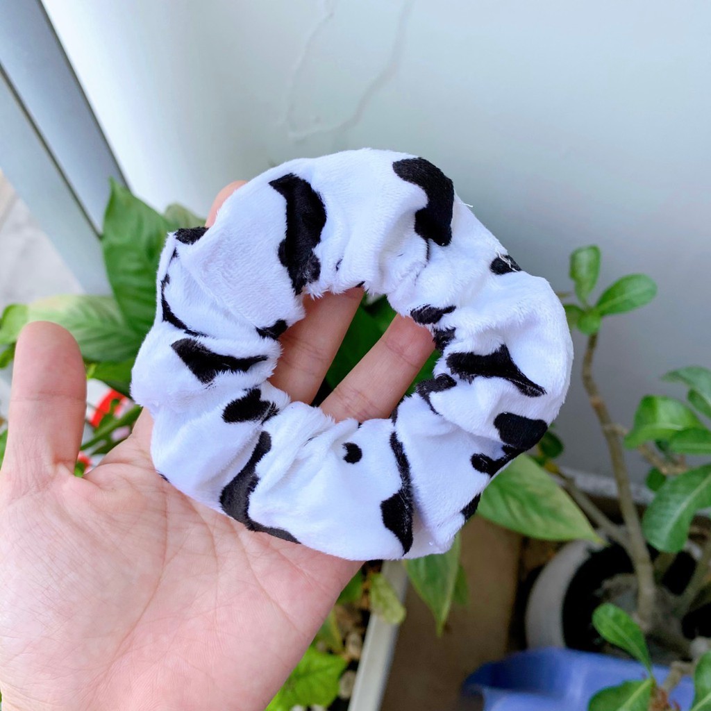 Cột Tóc Scrunchies Bò Sữa Lông Nhung Mềm Min HotTrend Hiện Nay