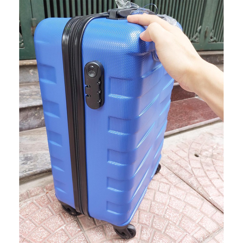 Vali Xách Tay Có Khóa Số Lock&Lock Travel Zone LTZ609BLU 20inch Ensure