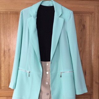 Blazer màu xanh ngoc
