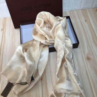 Khăn lụa hiệu 250k sale 189 (k box)