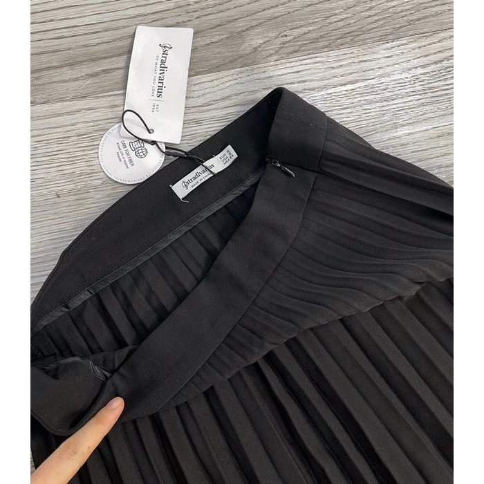 Chân váy xếp ly stra kèm túi giấy