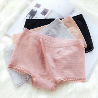 QUẦN CHÍP NÂNG MÔNG VIỀN REN