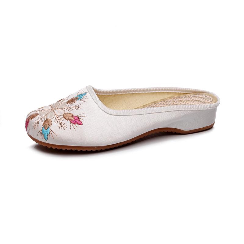 Giày Lười Mũi Tròn Thêu Họa Tiết Dân Tộc Hannover 18T-10 Phong Cách Mới Xuân Thu Dành Cho Bạn Nữ