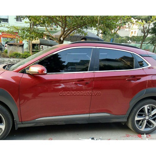 nẹp viền chân kính, cong kính hyundai kona