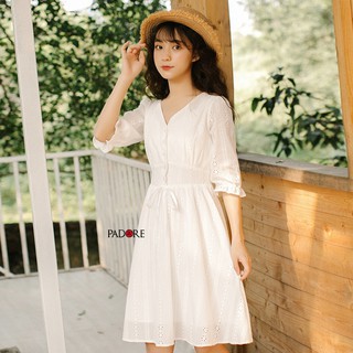 Váy ren trắng xoè tay lỡ