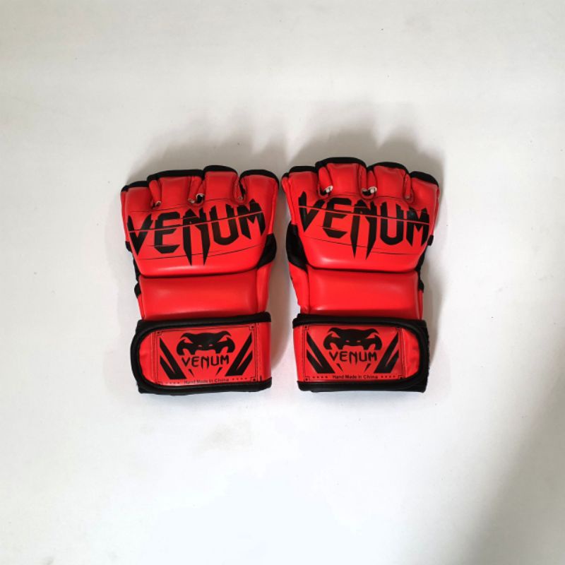 Găng MMA hở ngón Venum