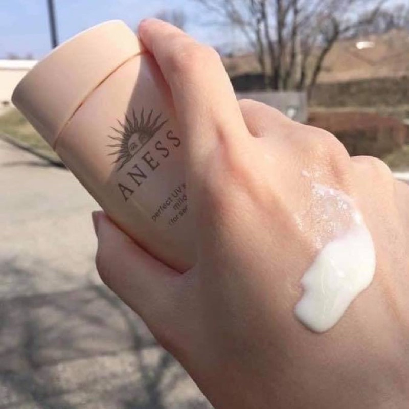 Kem chống nắng nhật bản ANESSA - 60ML màu trắng sữa cho da nhạy cảm