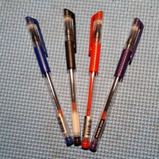 12 bút gel mini (đủ màu cho khách chọn)