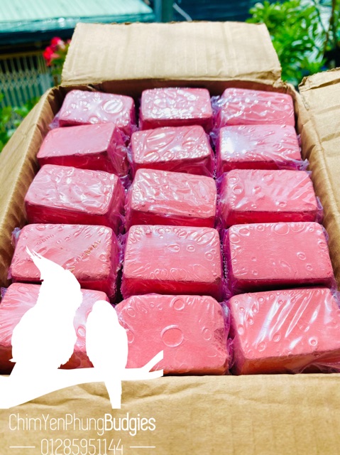 1 viên khoáng hồng bổ sung Canxi hoặc mài mỏ cho Vẹt.